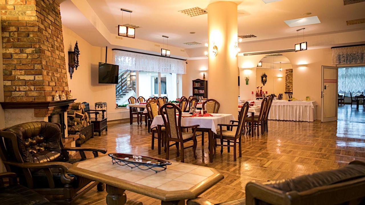 Отель Osrodek Wypoczynkowo Rehabilitacyjny Wlokniarz Устка Экстерьер фото